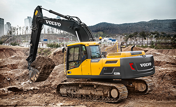 EKSKAVATÖR PAZARINDA DENGELERİ DEĞİŞTİREN VOLVO EC220DL